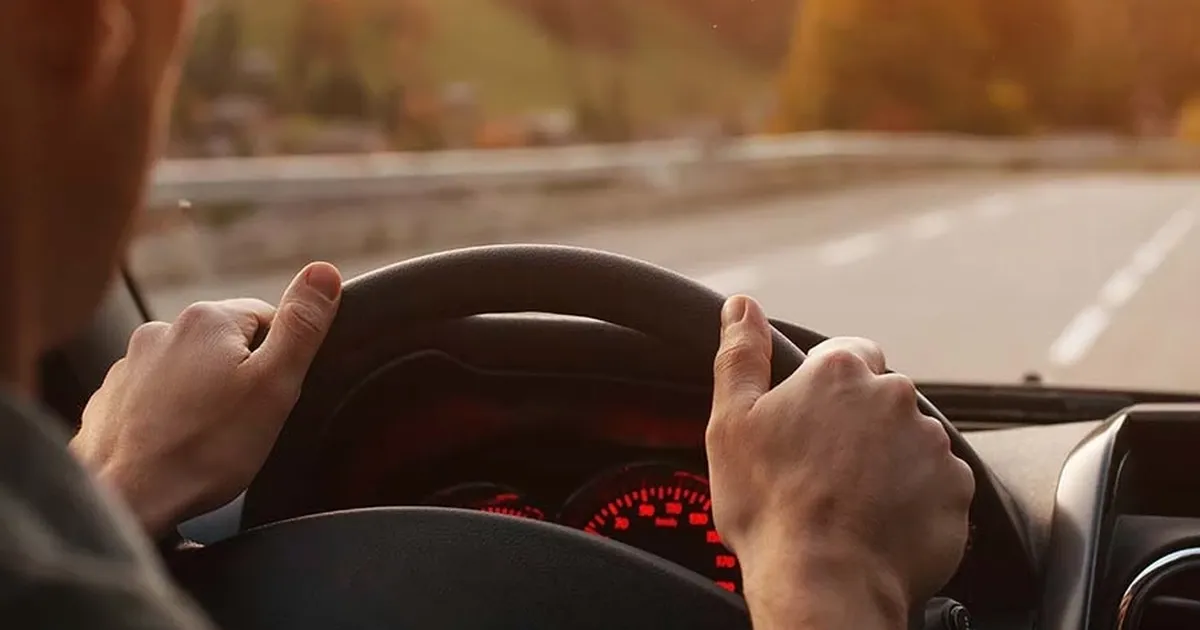 Trafikte güvenli sürüş için üç altın kural! Dikkat dağınıklığı felakete yol açıyor